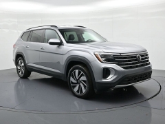 Used 2026  Volkswagen Atlas 2&period;0T SE w&sol;Technology FWD at Landmark Auto Credit Center near springfield&comma; IL