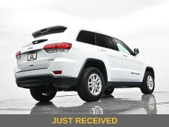 Used 2020  Jeep Grand Cherokee 4d SUV 4WD Laredo at Landmark Auto Credit Center near springfield&comma; IL