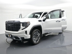 Used 2023  GMC Sierra 1500 4WD Crew Cab 147" Denali Ultimate at Landmark Auto Credit Center near springfield&comma; IL
