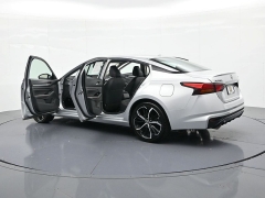 Used 2024  Nissan Altima 2&period;5 SR Sedan at Landmark Auto Credit Center near springfield&comma; IL