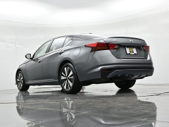 Used 2022  Nissan Altima 2&period;5 SV Sedan at Landmark Auto Credit Center near springfield&comma; IL