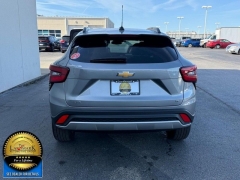 Used 2025  Chevrolet Trax FWD 4dr LT at Landmark Auto Credit Center near springfield&comma; IL
