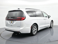 Used 2023  Chrysler Pacifica Limited FWD at Landmark Auto Credit Center near springfield&comma; IL