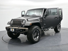 Used 2017  Jeep Wrangler Unlimited 75th Anniversary 4x4 &ast;Ltd Avail&ast; at Landmark Auto Credit Center near springfield&comma; IL