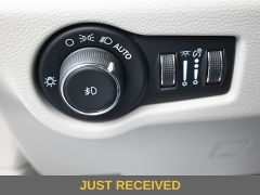 Used 2023  Chrysler Pacifica Touring L FWD at Landmark Auto Credit Center near springfield&comma; IL