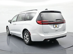 Used 2023  Chrysler Pacifica Limited FWD at Landmark Auto Credit Center near springfield&comma; IL