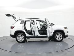 Used 2022  Jeep Compass Latitude 4x4 at Landmark Auto Credit Center near springfield&comma; IL
