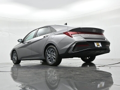 Used 2024  Hyundai Elantra SEL IVT at Landmark Auto Credit Center near springfield&comma; IL