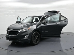 Used 2020  Chevrolet Equinox 4d SUV FWD LS w&sol;1LS at Landmark Auto Credit Center near springfield&comma; IL
