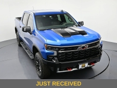 Used 2022  Chevrolet Silverado 1500 4WD Crew Cab 147" ZR2 at Landmark Auto Credit Center near springfield&comma; IL