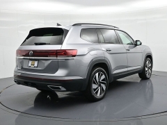 Used 2026  Volkswagen Atlas 2&period;0T SE w&sol;Technology FWD at Landmark Auto Credit Center near springfield&comma; IL