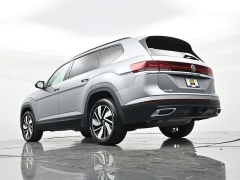 Used 2026  Volkswagen Atlas 2&period;0T SE w&sol;Technology FWD at Landmark Auto Credit Center near springfield&comma; IL