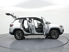 Used 2025  Jeep Compass Trailhawk 4x4 at Landmark Auto Credit Center near springfield&comma; IL