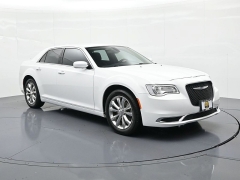 Used 2022  Chrysler 300 Touring AWD at Landmark Auto Credit Center near springfield&comma; IL