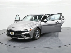 Used 2024  Hyundai Elantra SEL Convenience IVT at Landmark Auto Credit Center near springfield&comma; IL