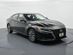 Used 2024  Nissan Altima 2&period;5 SV Sedan at Landmark Auto Credit Center near springfield&comma; IL