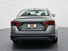 Used 2022  Nissan Altima 2&period;5 SV Sedan at Landmark Auto Credit Center near springfield&comma; IL