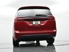 Used 2025  Chrysler Pacifica Limited FWD at Landmark Auto Credit Center near springfield&comma; IL