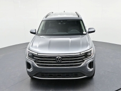 Used 2025  Volkswagen Atlas 2&period;0T SE w&sol;Technology FWD at Landmark Auto Credit Center near springfield&comma; IL