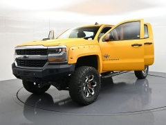 Used 2018  Chevrolet Silverado 1500 4WD Crew Cab LT at Landmark Auto Credit Center near springfield&comma; IL