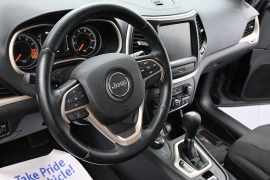 Used 2015  Jeep Cherokee 4WD 4dr Latitude at Landmark Auto Credit Center near springfield&comma; IL