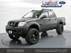 Used 2011  Nissan Frontier 4WD Crew Cab SWB Auto PRO-4X at Landmark Auto Credit Center near springfield&comma; IL