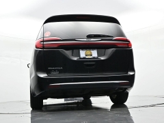 Used 2023  Chrysler Pacifica Touring L FWD at Landmark Auto Credit Center near springfield&comma; IL