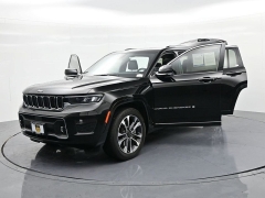 Used 2021  Jeep Grand Cherokee L Overland 4x4 at Landmark Auto Credit Center near springfield&comma; IL