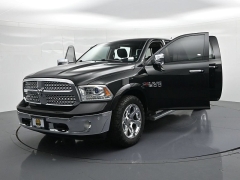 Used 2015  Ram 1500 4WD Crew Cab Laramie at Landmark Auto Credit Center near springfield&comma; IL