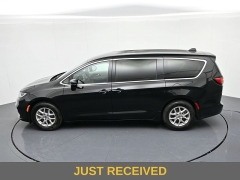 Used 2024  Chrysler Pacifica Touring L FWD at Landmark Auto Credit Center near springfield&comma; IL