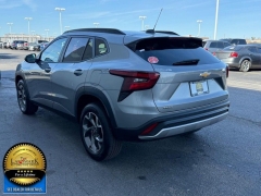 Used 2025  Chevrolet Trax FWD 4dr LT at Landmark Auto Credit Center near springfield&comma; IL