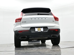 Used 2020  Volvo XC40 4d SUV FWD T4 R-Design at Landmark Auto Credit Center near springfield&comma; IL