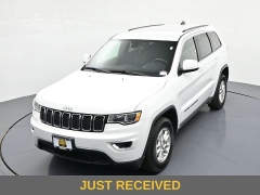 Used 2020  Jeep Grand Cherokee 4d SUV 4WD Laredo at Landmark Auto Credit Center near springfield&comma; IL