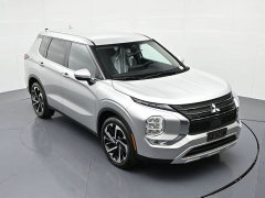Used 2024  Mitsubishi Outlander SE FWD at Landmark Auto Credit Center near springfield&comma; IL