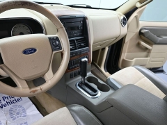 Used 2006  Ford Explorer 4d SUV 2WD Eddie Bauer V8 at Landmark Auto Credit Center near springfield&comma; IL