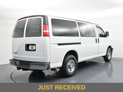Used 2018  Chevrolet Express Wagon 3500 Wagon LT at Landmark Auto Credit Center near springfield&comma; IL
