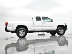 Used 2019  Toyota Tacoma 2WD SR Access Cab 6' Bed I4 AT &lpar;Natl&rpar; at Landmark Auto Credit Center near springfield&comma; IL