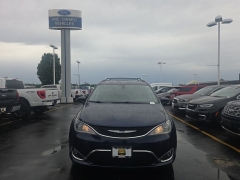 Used 2017  Chrysler Pacifica Touring-L FWD at Landmark Auto Credit Center near springfield&comma; IL