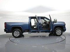 Used 2024  Chevrolet Silverado 3500HD 4WD Crew Cab 159" High Country Dsl at Landmark Auto Credit Center near springfield&comma; IL