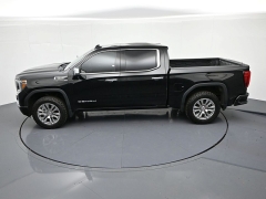 Used 2019  GMC Sierra 1500 4WD Crew Cab 147" Denali at Landmark Auto Credit Center near springfield&comma; IL