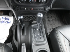 Used 2017  Jeep Wrangler Unlimited 75th Anniversary 4x4 &ast;Ltd Avail&ast; at Landmark Auto Credit Center near springfield&comma; IL