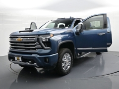 Used 2024  Chevrolet Silverado 3500HD 4WD Crew Cab 159" High Country Dsl at Landmark Auto Credit Center near springfield&comma; IL