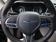 Used 2023  Chrysler Pacifica Touring L FWD at Landmark Auto Credit Center near springfield&comma; IL