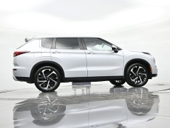Used 2023  Mitsubishi Outlander SE S-AWC at Landmark Auto Credit Center near springfield&comma; IL