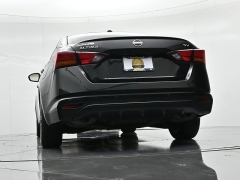 Used 2024  Nissan Altima 2&period;5 SV Sedan at Landmark Auto Credit Center near springfield&comma; IL