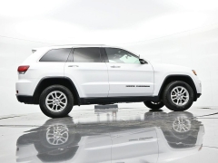Used 2020  Jeep Grand Cherokee Laredo 4x4 at Landmark Auto Credit Center near springfield&comma; IL