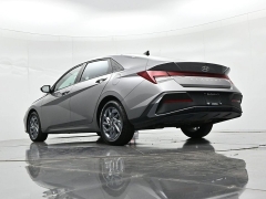 Used 2024  Hyundai Elantra SEL IVT at Landmark Auto Credit Center near springfield&comma; IL