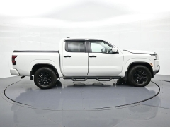 Used 2022  Nissan Frontier Crew Cab 4x4 SV Auto at Landmark Auto Credit Center near springfield&comma; IL