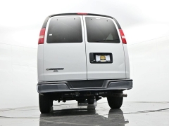 Used 2018  Chevrolet Express Wagon 3500 Wagon LT at Landmark Auto Credit Center near springfield&comma; IL