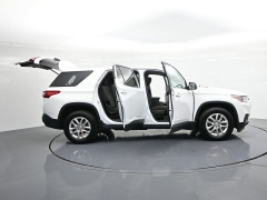 Used 2021  Chevrolet Traverse AWD 4dr LS w&sol;1FL at Landmark Auto Credit Center near springfield&comma; IL